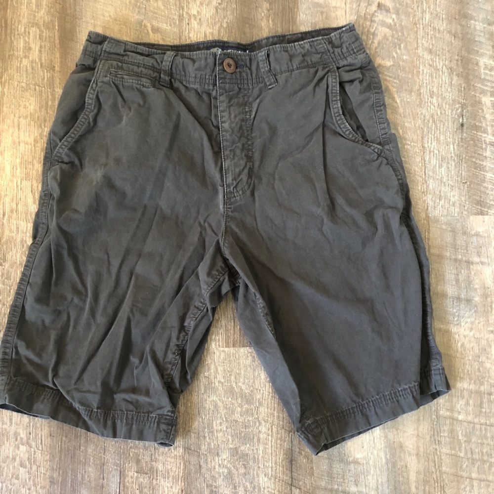 Grey men’s cargo shorts